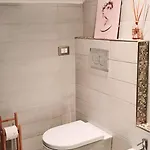 La Petite -